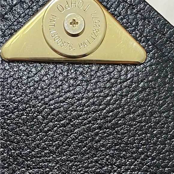 YSL Saint Lawrence Crossbody - Picture 12 of 16